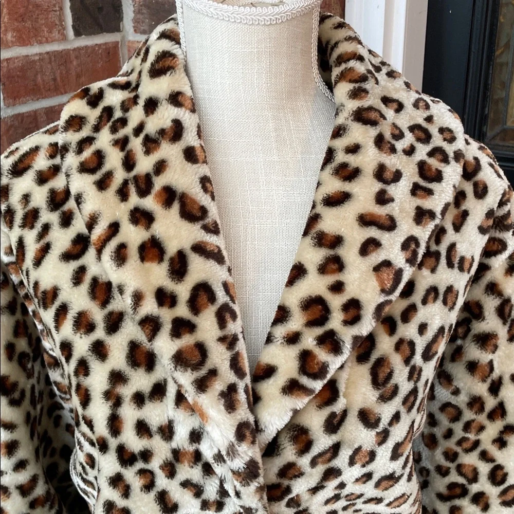 Tudor Court Faux‎ Fur Leopard Fuzzy Quilted Coat Size Large - Picture 2 of 9